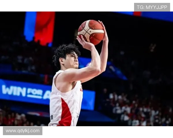 日本男篮主帅弃用霍金森科克近期状态更佳引发关注